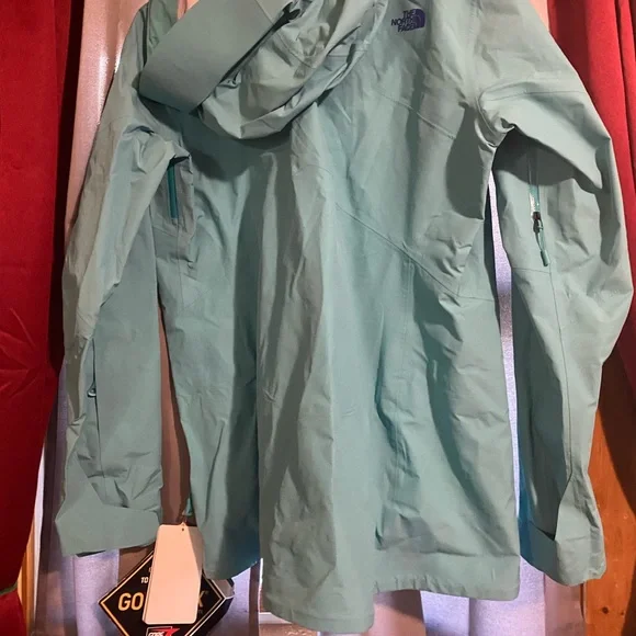 NWT Gor-Tex North Face Jacket, Women’s sz Large